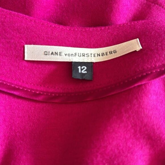 Diane von Furstenberg fuschia wool blend heavy knit V neck shift midi. Size 12 - Picture 6 of 6